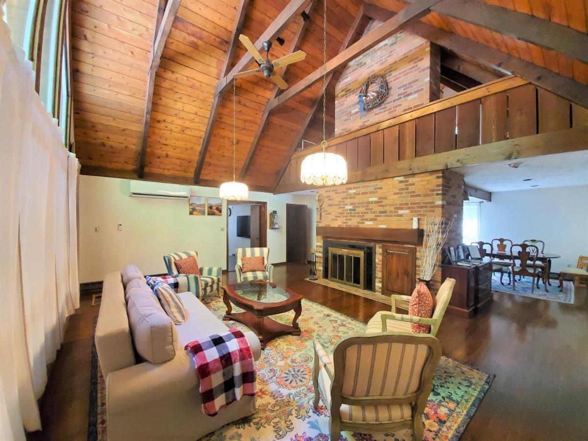 Walk To Pool & Beach - Spacious Gateway, Hot Tub, Game Room Pocono Country Place Eksteriør bilde